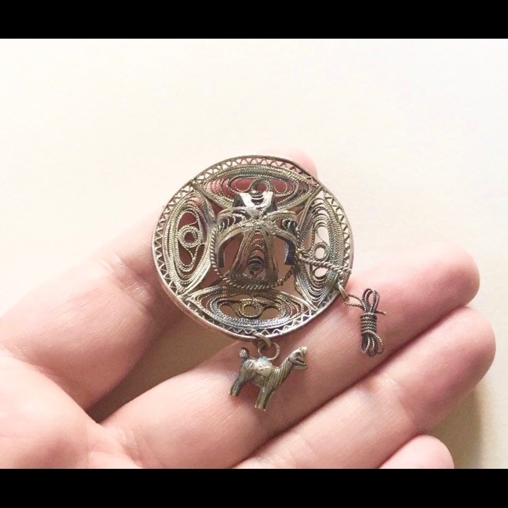 Antique/Vintage 1950s Sterling Silver Mexican Sombrero Hat Charm Brooch​… - Picture 4 of 10